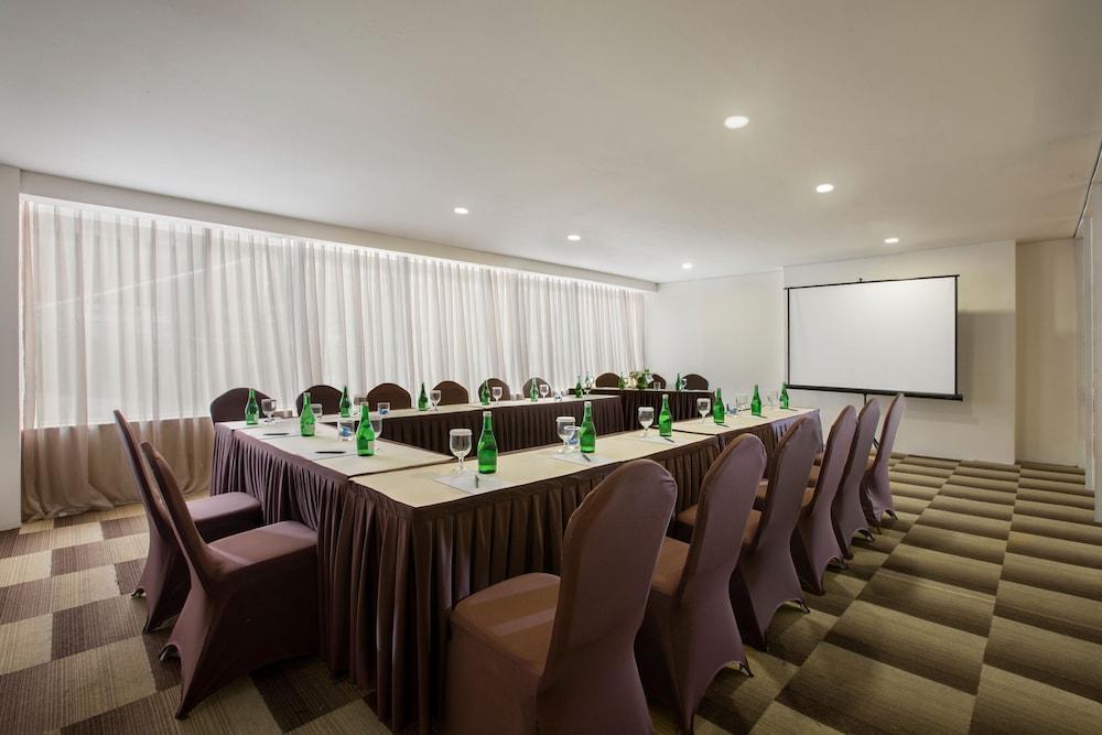 Hotel Grandhika Iskandarsyah Jakarta Exterior photo