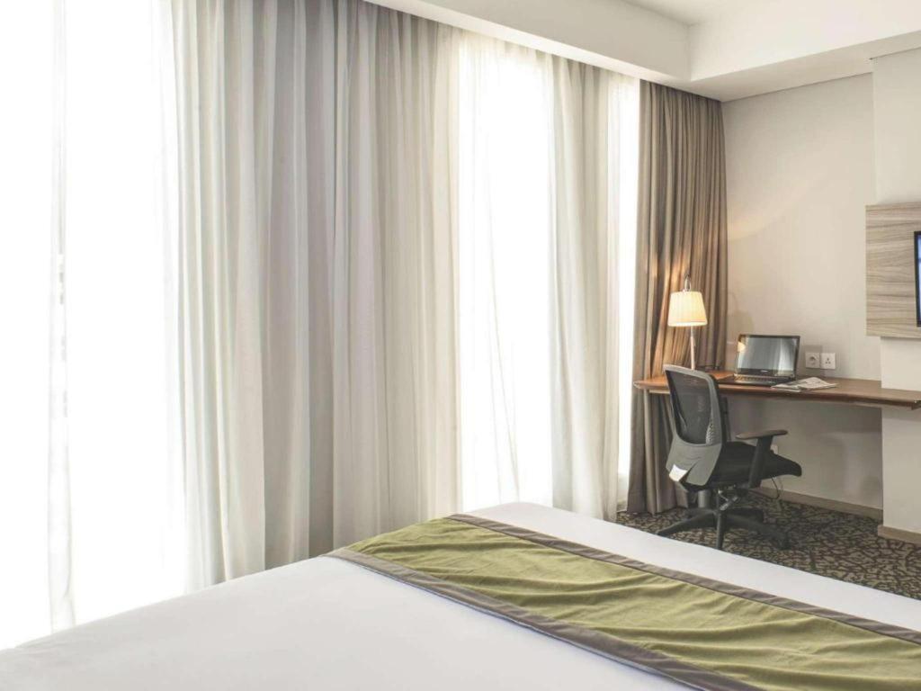 Hotel Grandhika Iskandarsyah Jakarta Exterior photo