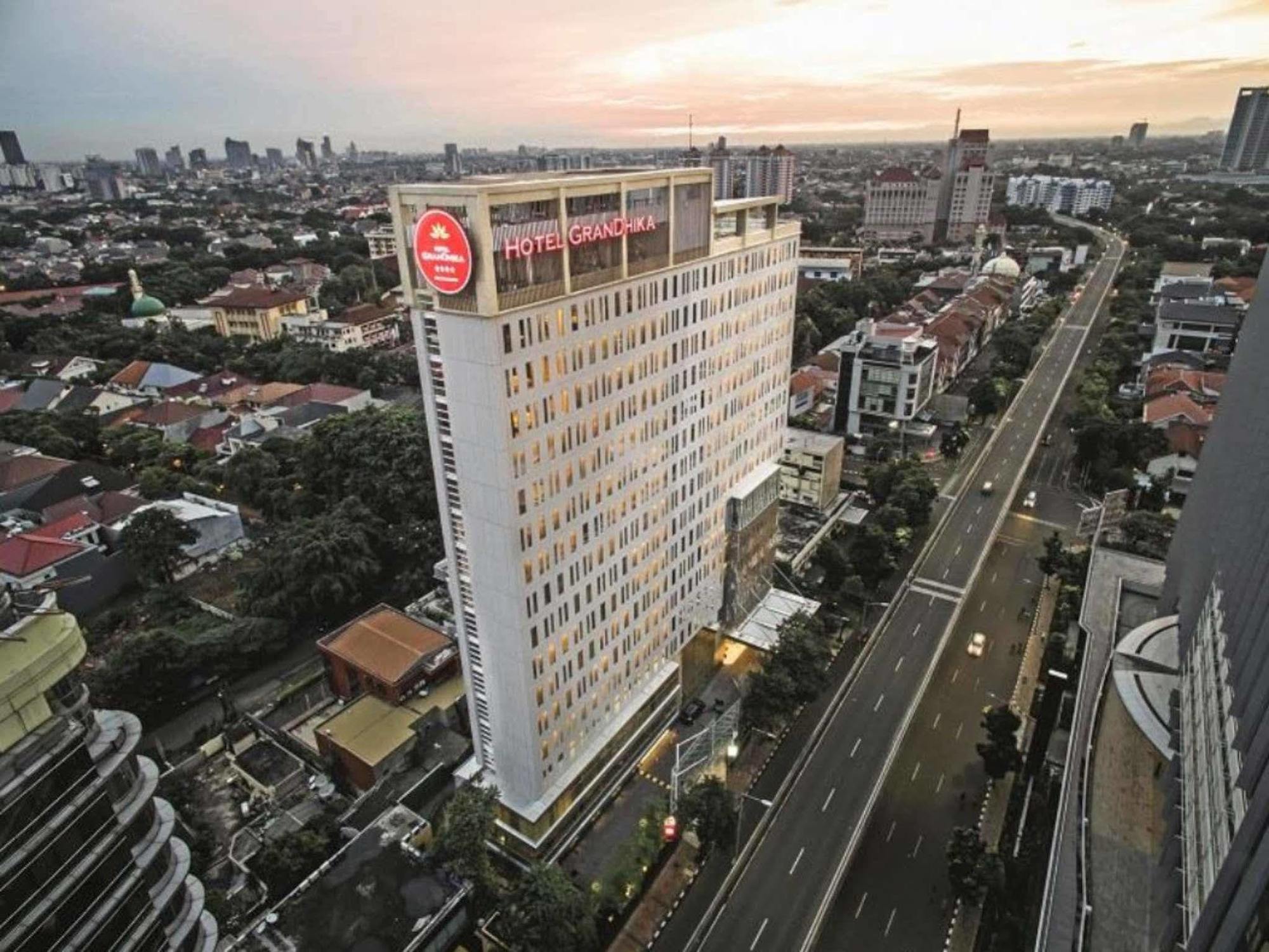 Hotel Grandhika Iskandarsyah Jakarta Exterior photo